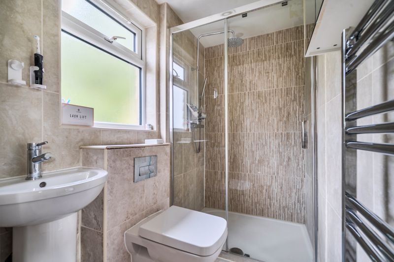 En-suite- click for photo gallery